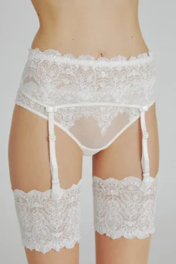 Liguero Ivette Bridal bordado con tira regulable en blanco