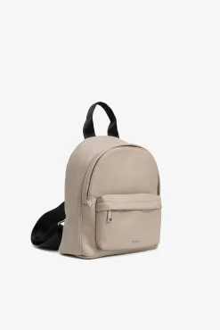 Mochila de piel sintética