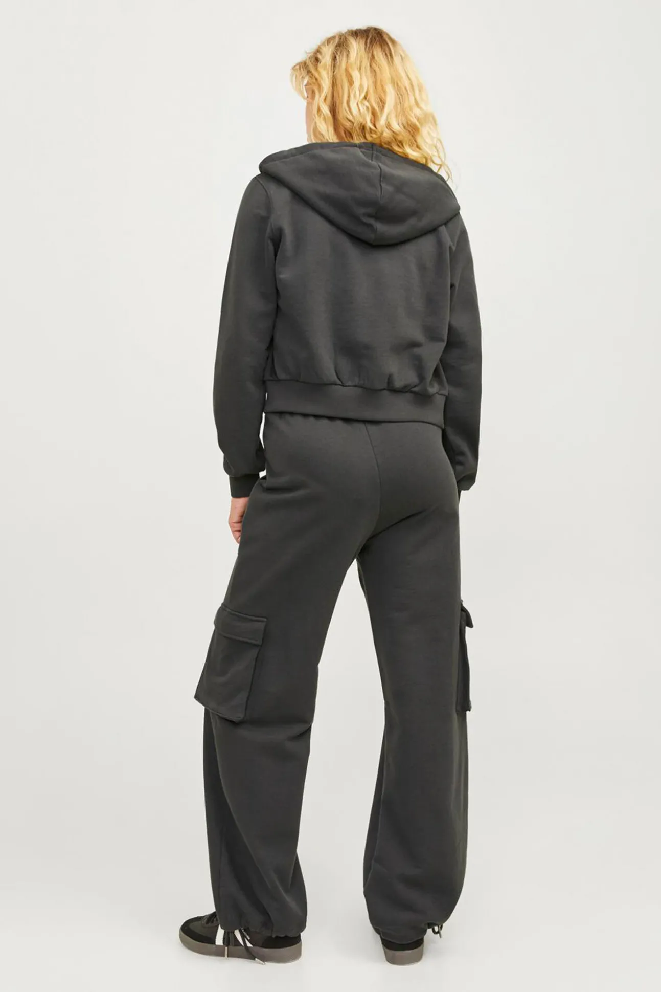 Pantalón cargo tipo jogger
