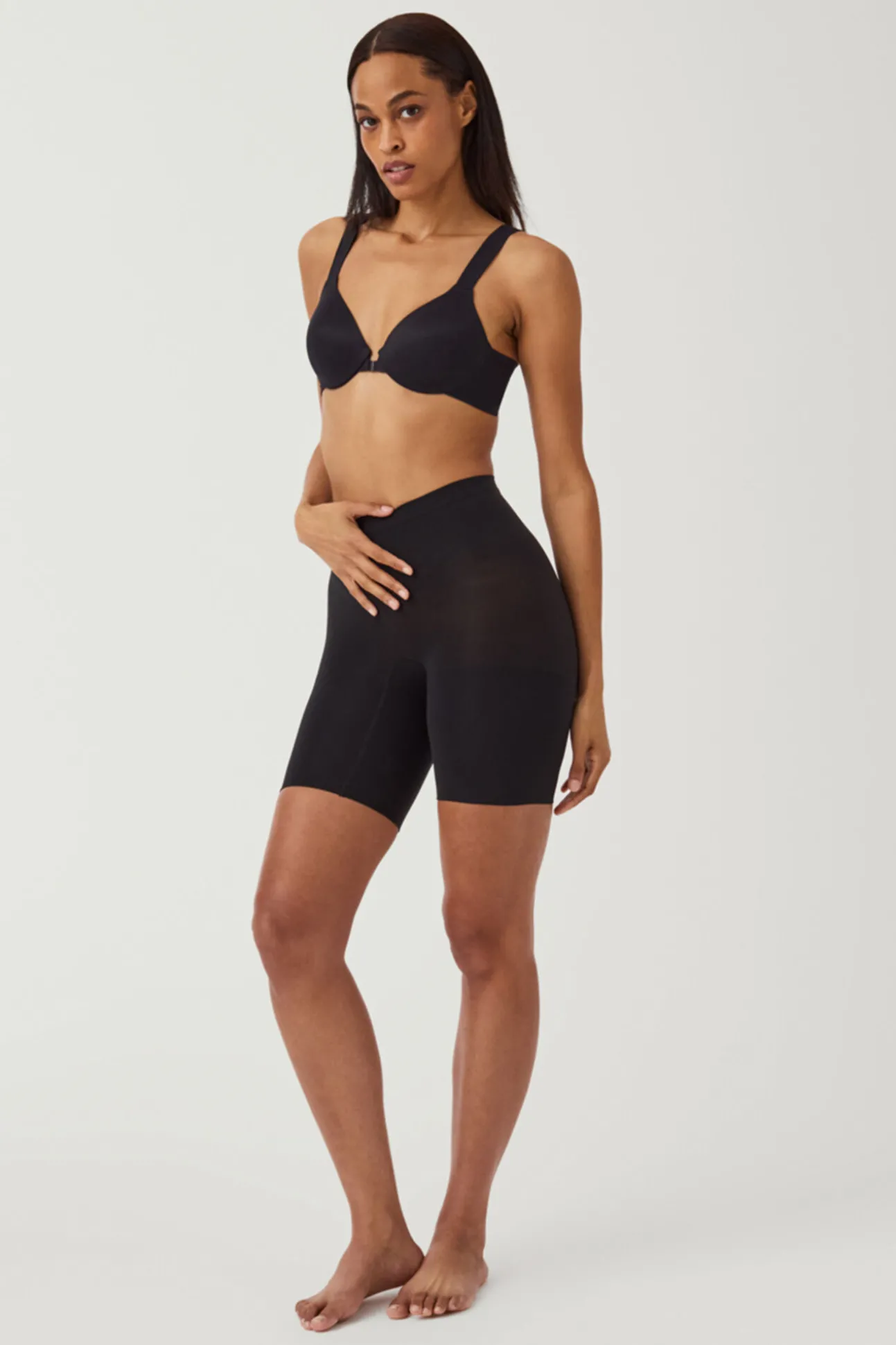 Pantalón corto a media pierna compresion media nude SPANX