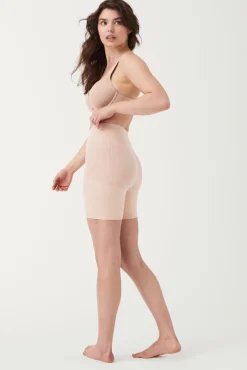 Pantalón corto a media pierna compresion media nude SPANX