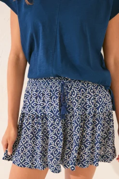 Pantalón corto estampado sello azul