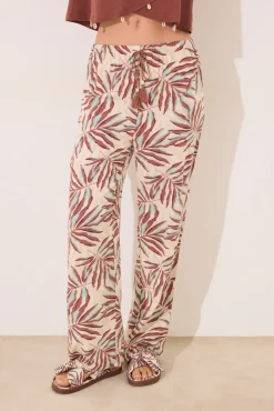 Pantalón largo estampado hojas marrón