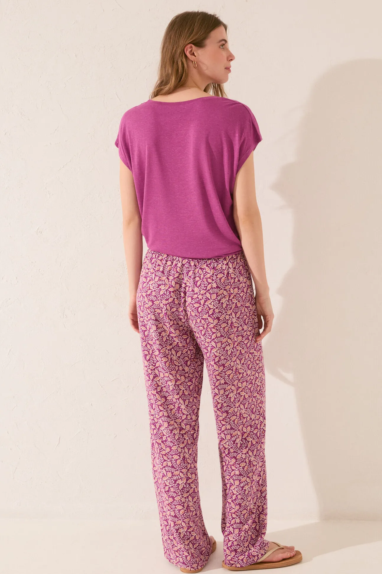 Pantalón largo estampado morado