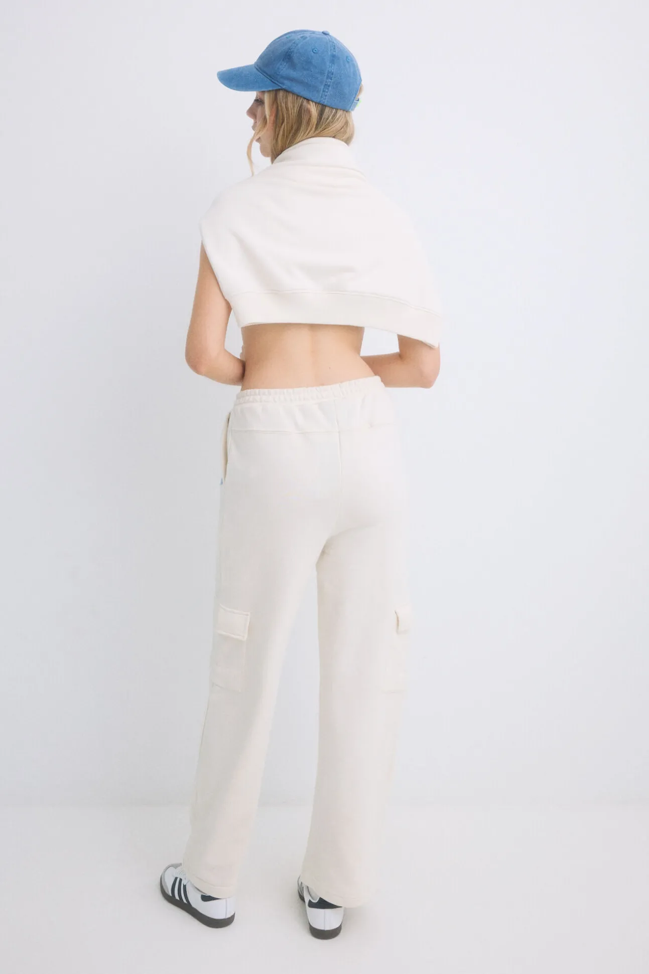 Pantalón largo flare felpa marfil