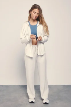 Pantalón recto ancho tacto suave gris