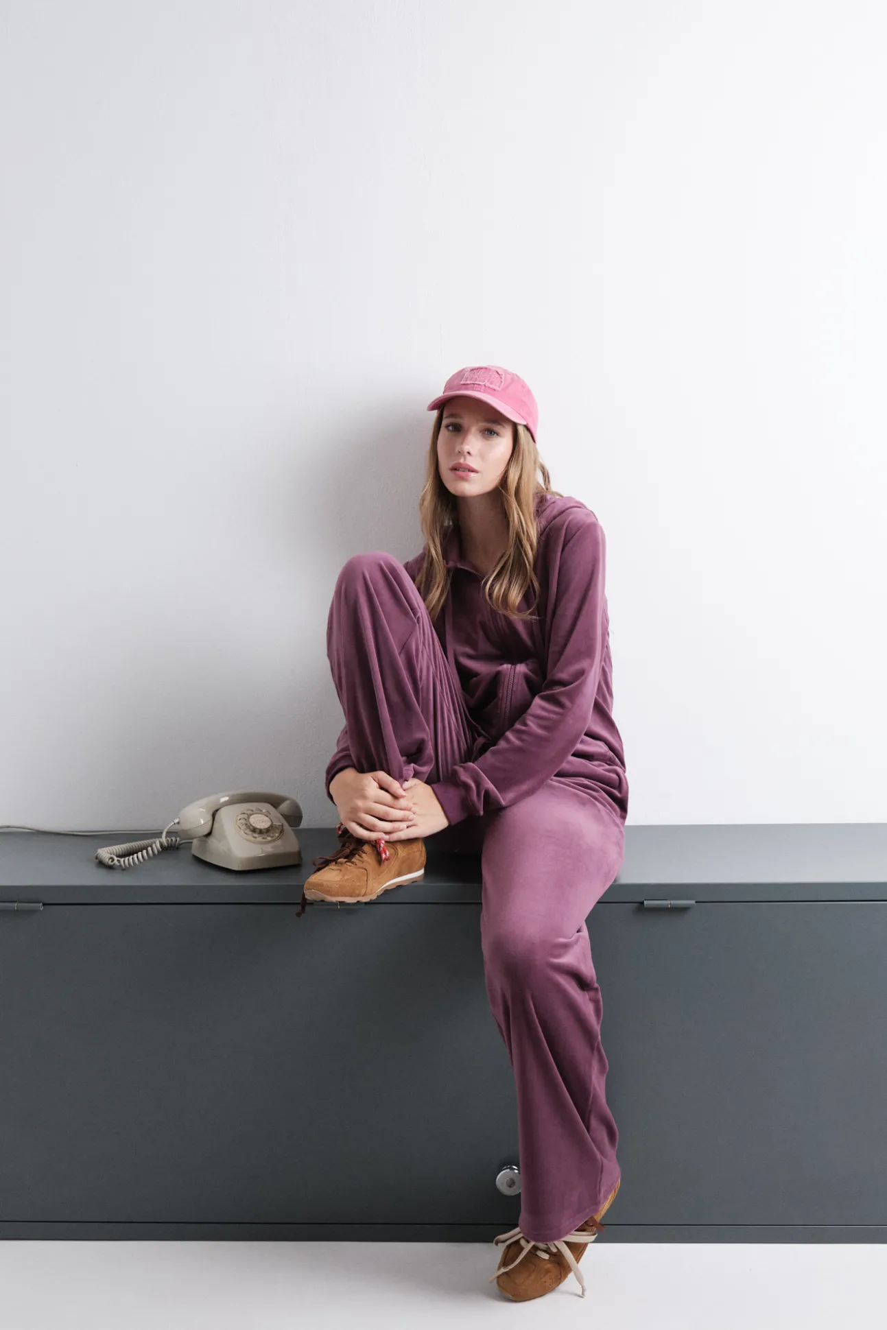 Pantalón terciopelo suave vino