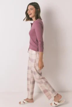 Pijama largo algodón estampado cuadros rosa
