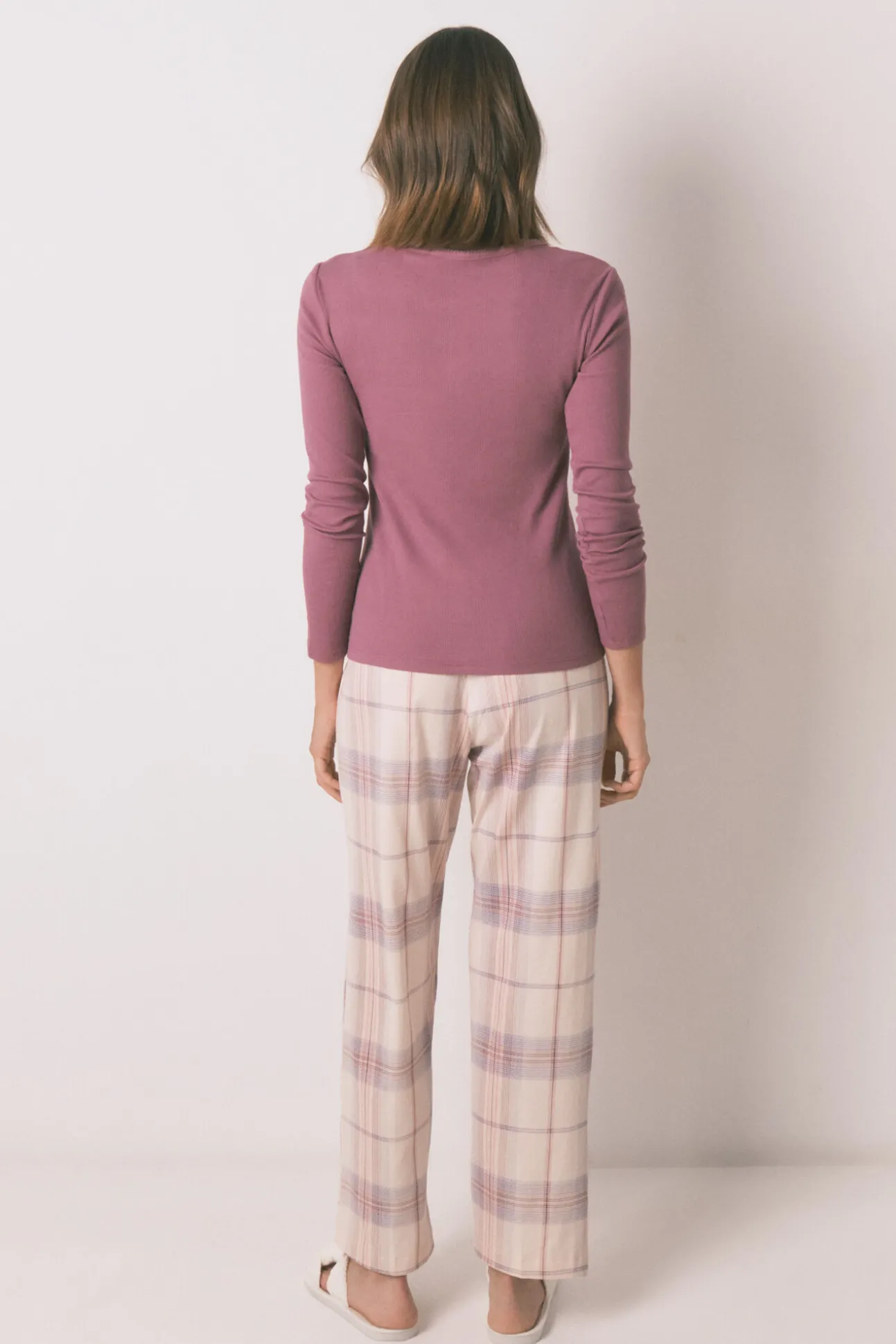Pijama largo algodón estampado cuadros rosa