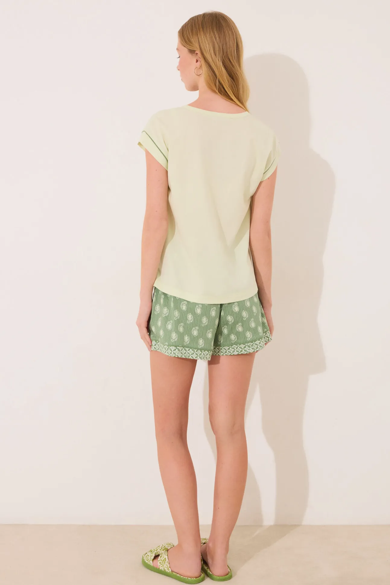 Pijama manga corta algodón estampado verde