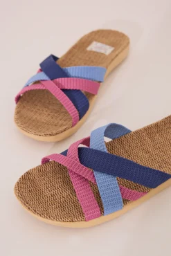 Sandalias tiras azul claro