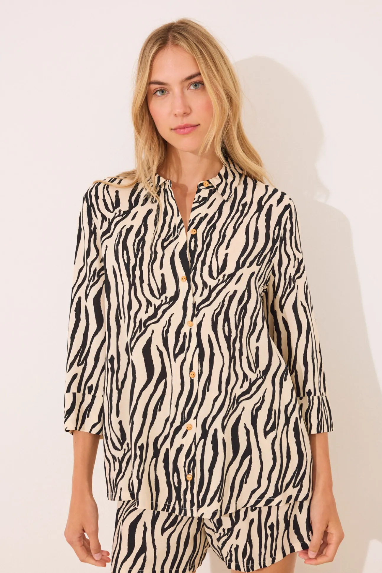 Set camisa y pantalón corto cebra