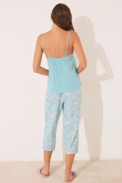 Set de camiseta, pantalón y bata