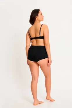 Short bikini menstrual