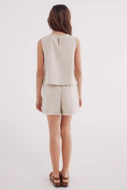 Short lino niña