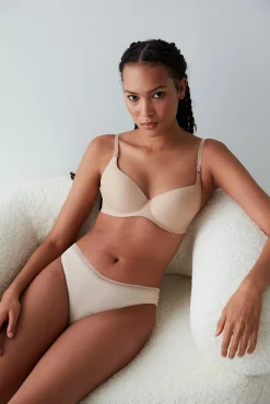 Sujetador clásico beige push up