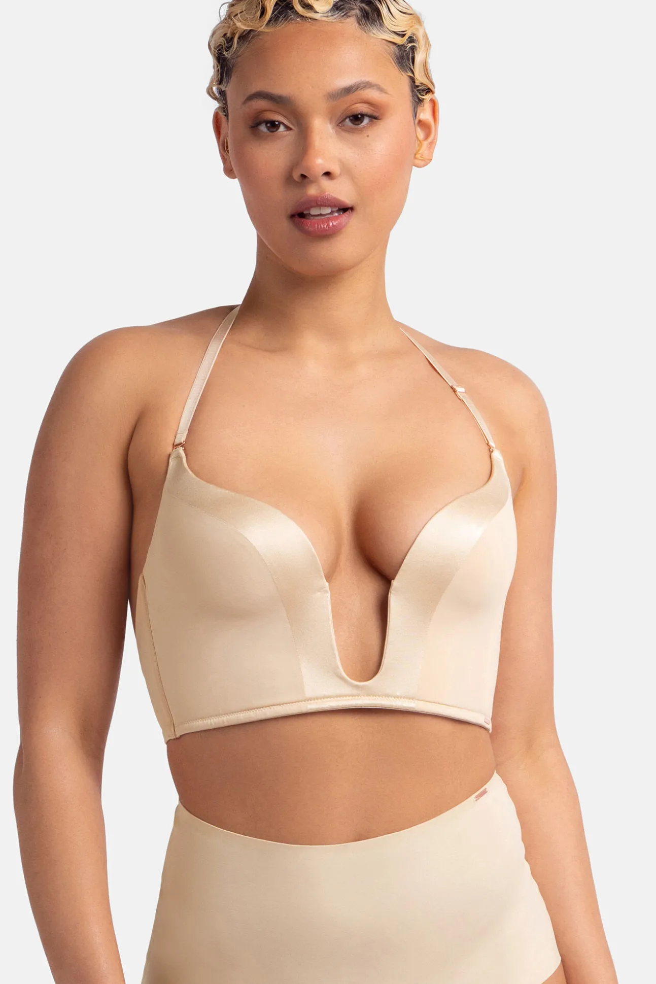 Sujetador multiposición escote profundo nude