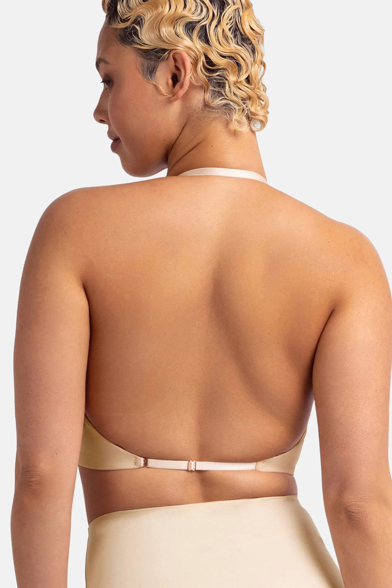 Sujetador multiposición escote profundo nude