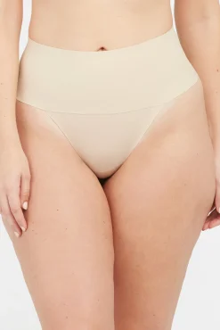 Tanga moldeador invisible nude Spanx