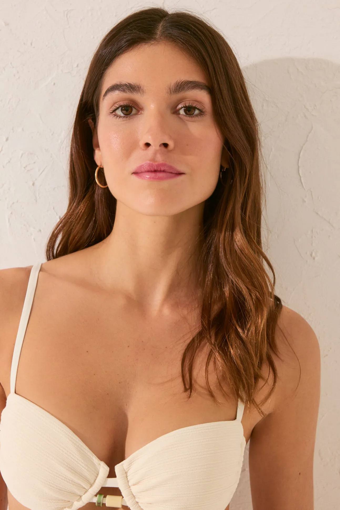Top bikini balconette tejido blanco plisado