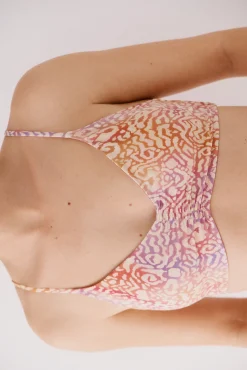 Top bikini detalle fruncido