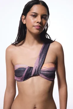 Top de bikini asimétrico brillo