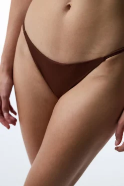 Top de bikini marrón