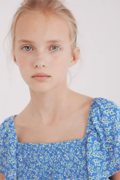 Top volantes estampado niña