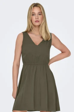Vestido corto de tirantes anchos