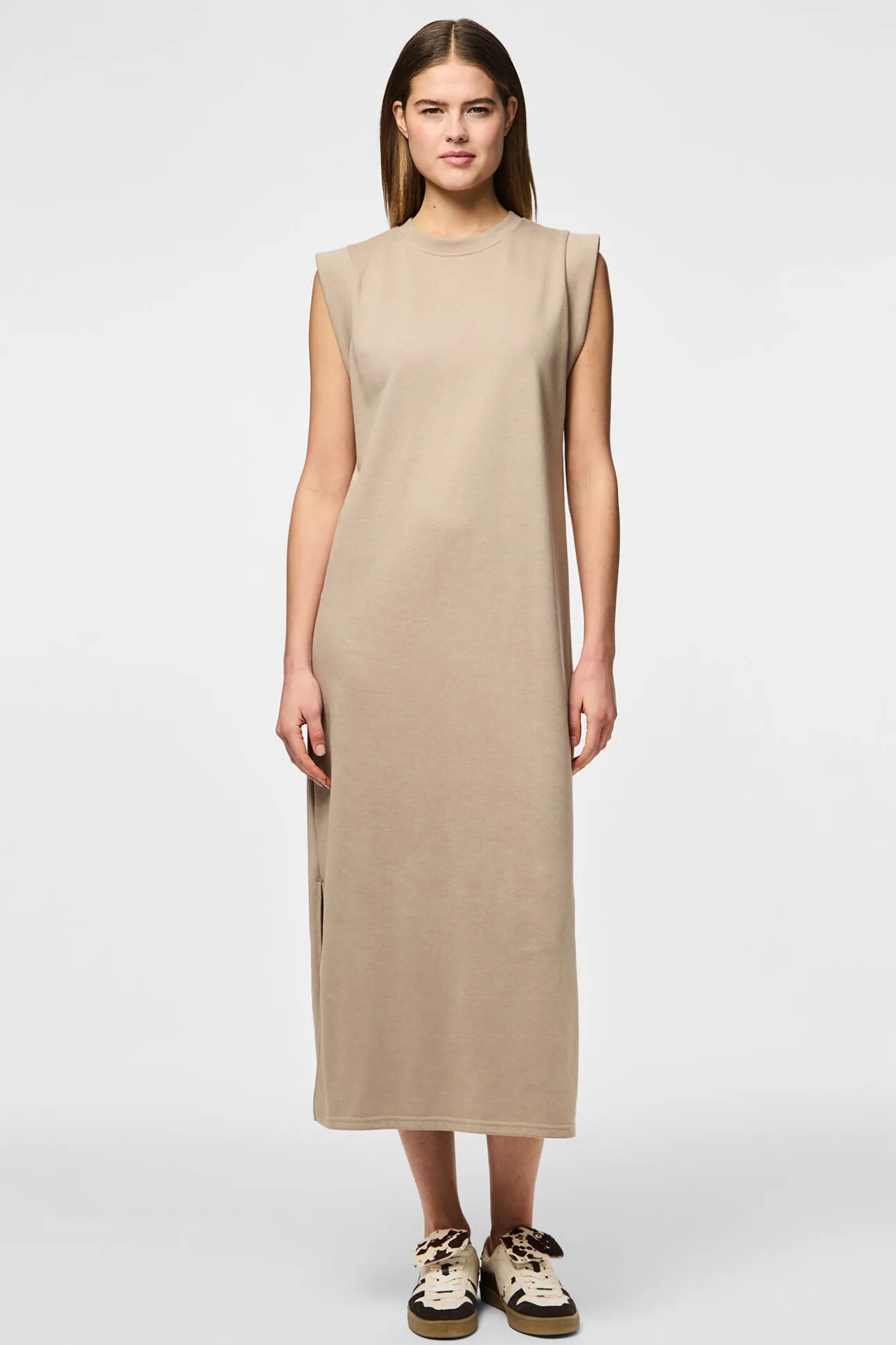 Vestido largo tipo sport