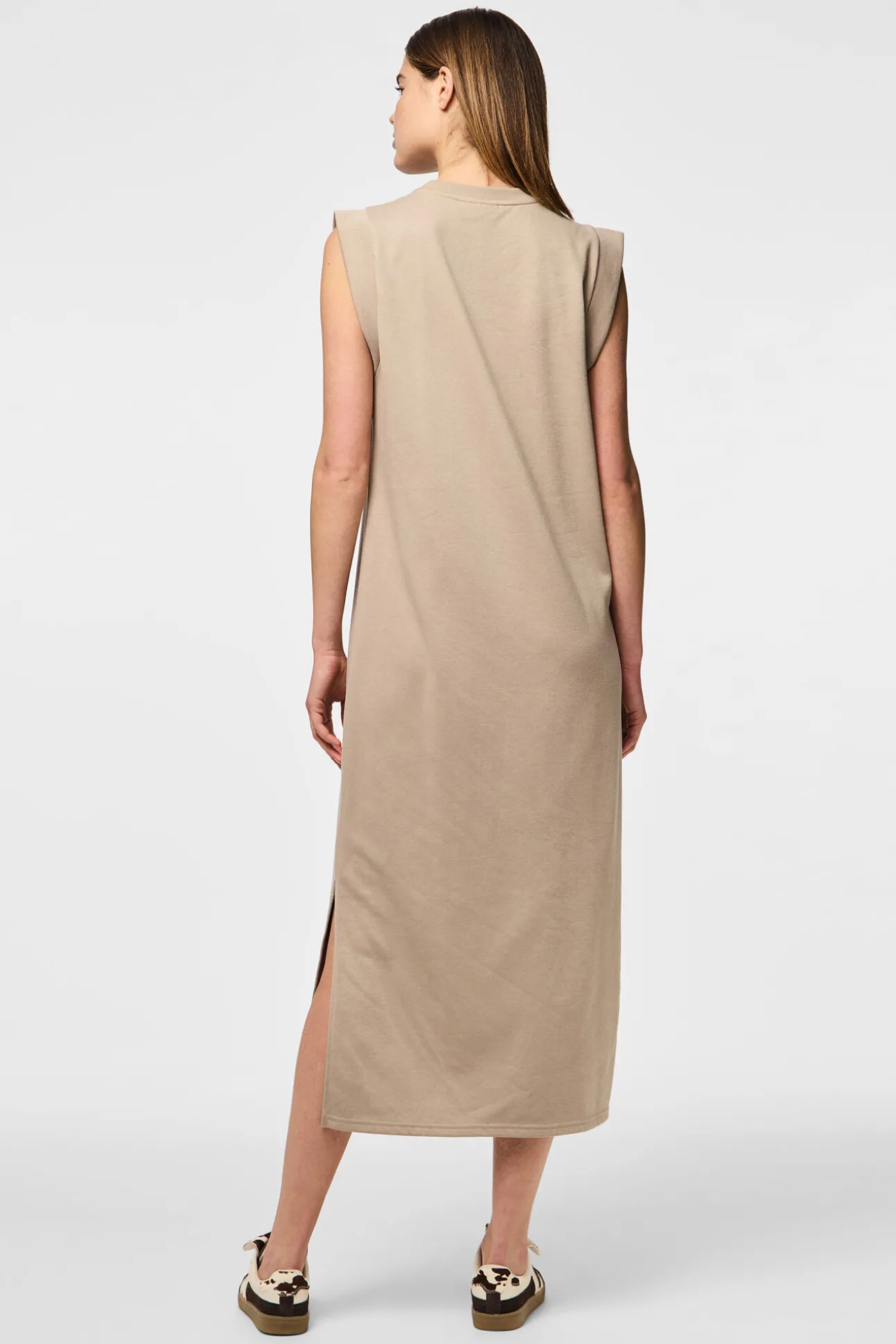 Vestido largo tipo sport