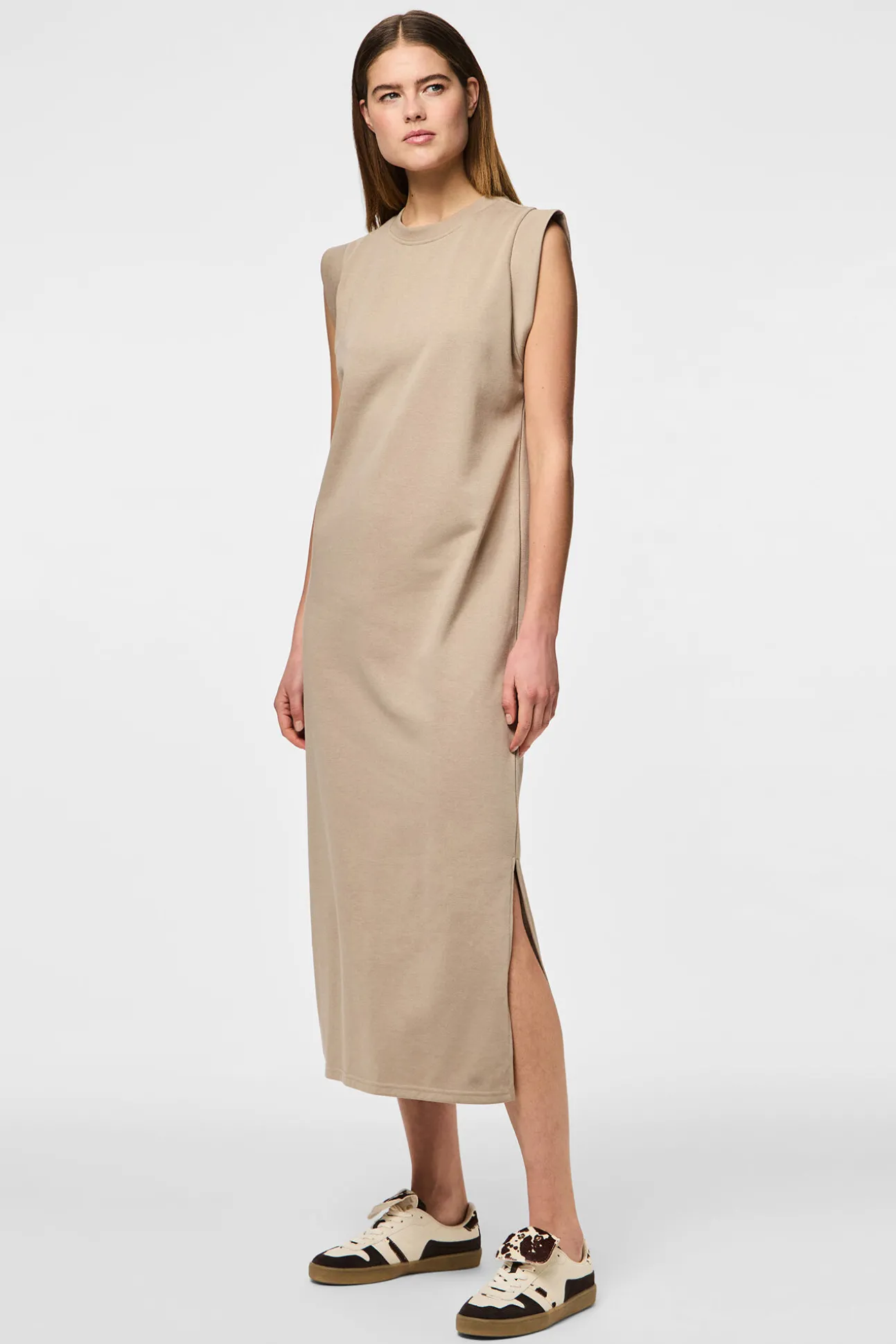 Vestido largo tipo sport