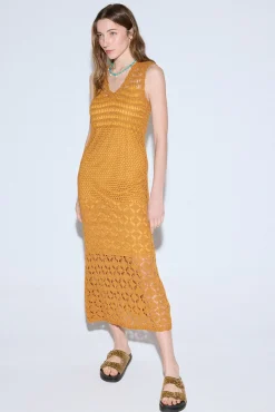 Vestido punto calado