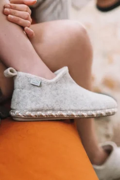 Zapatilla Abotinada Para Mujer En Fieltro