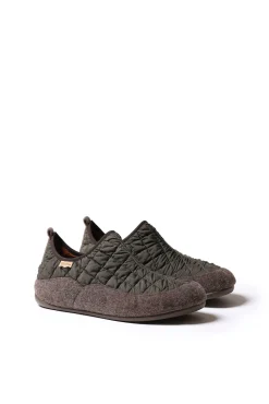 Zapatilla Para Hombre En Fieltro Y Tejido Acolchado