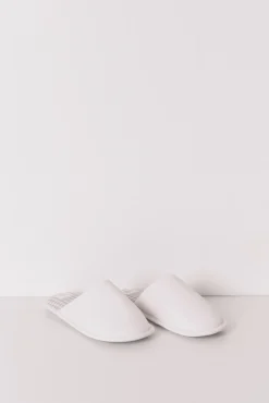 Zapatillas cerradas 
