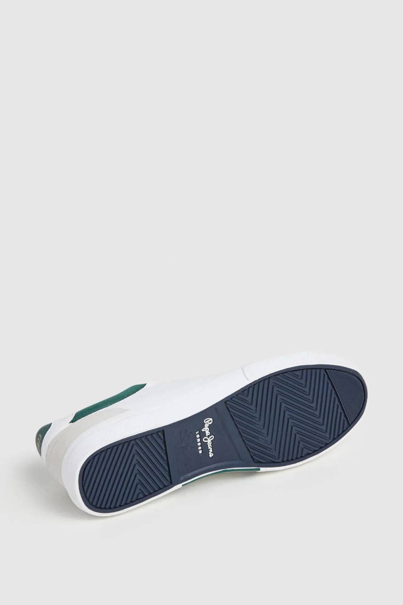 Zapatillas Clásicas Con Detalles En Ante