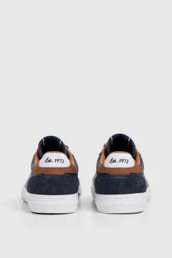 Zapatillas Clásicas Con Detalles En Ante