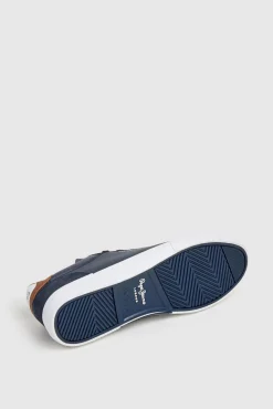 Zapatillas Clásicas Con Detalles En Ante