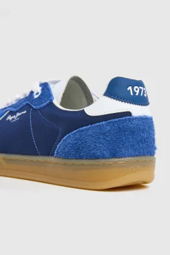 Zapatillas Con Detalles En Ante