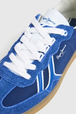 Zapatillas Con Detalles En Ante