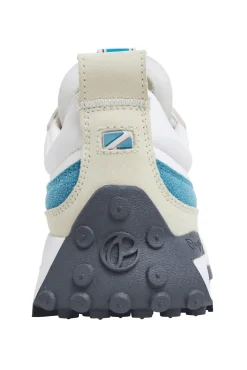Zapatillas Con Detalles En Ante