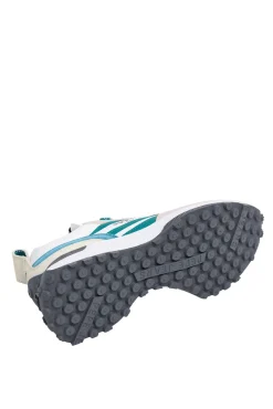 Zapatillas Con Detalles En Ante