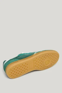 Zapatillas Con Detalles En Ante